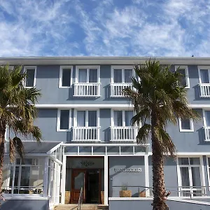 https://calders-hotel-and-conference-centre-cape-town.hotels-capetown.com